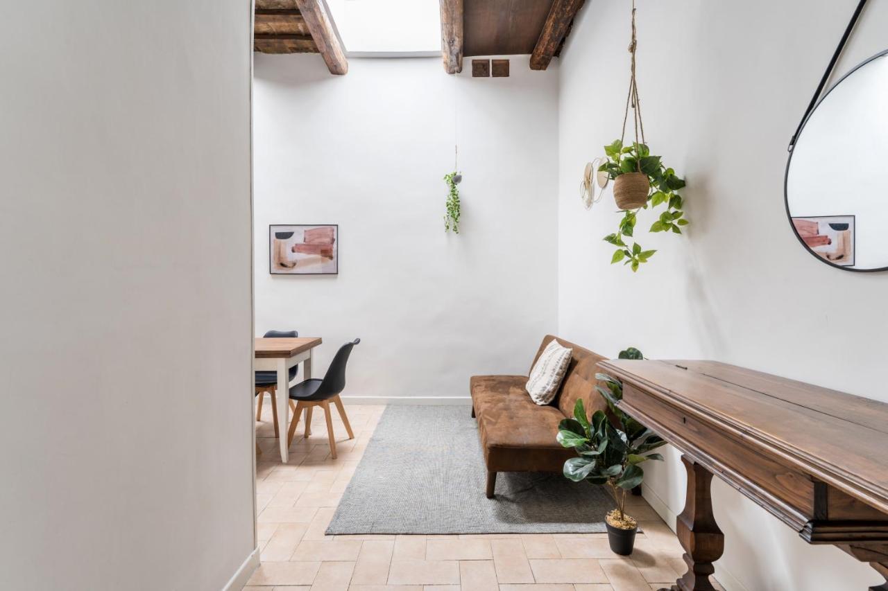 Nora's Home, Charmy In The Heart Of Trastevere Apartment Rom
